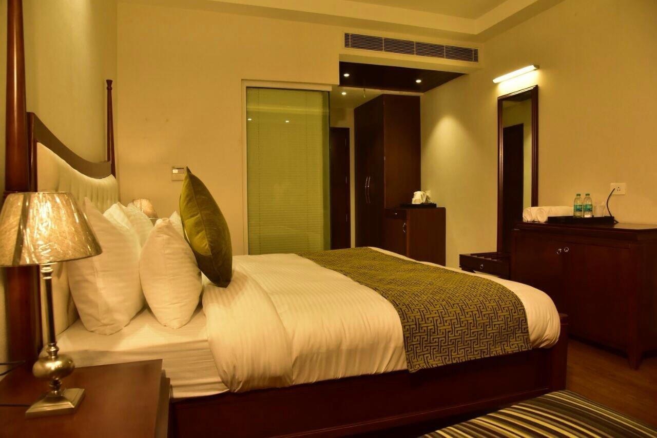 Season Hotel Nainital Dış mekan fotoğraf
