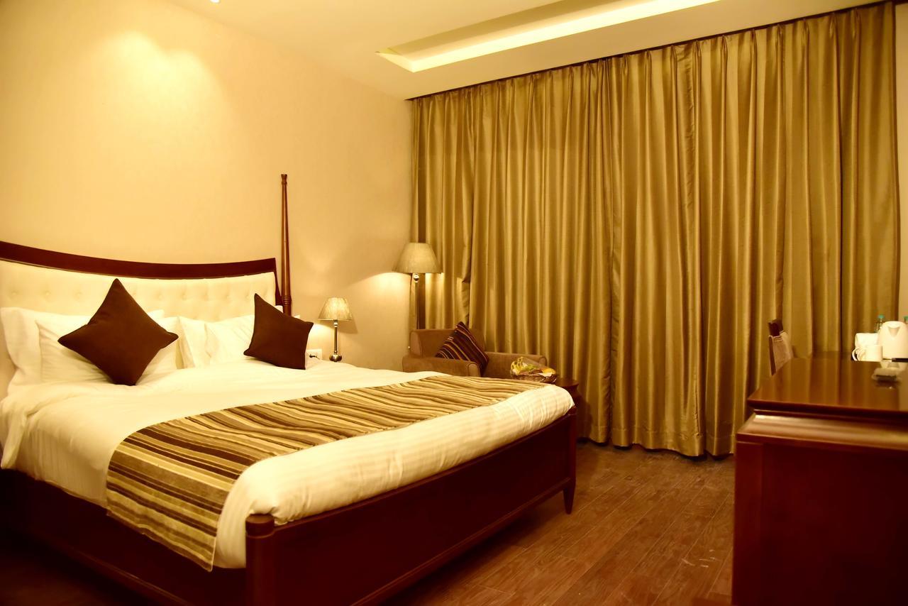 Season Hotel Nainital Dış mekan fotoğraf